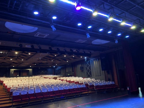 脫口秀精品專(zhuān)場(chǎng) 北京喜劇中心引爆京城笑點(diǎn)，專(zhuān)業(yè)演出經(jīng)紀(jì)助陣打造爆笑盛宴